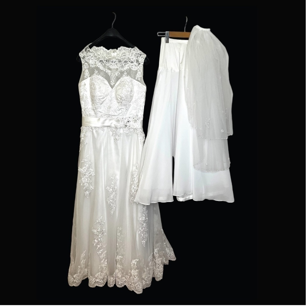 Wedding Dress/ crinoline Under Skirt & Veil